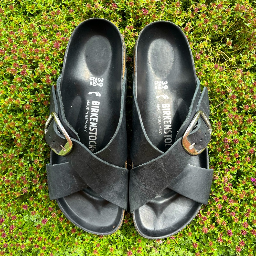 Birkenstock Siena, Black Leather, Big Buckle, Like New. Size 39/8.5